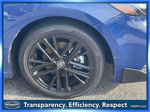 Used 2025 Toyota Camry SE image 9