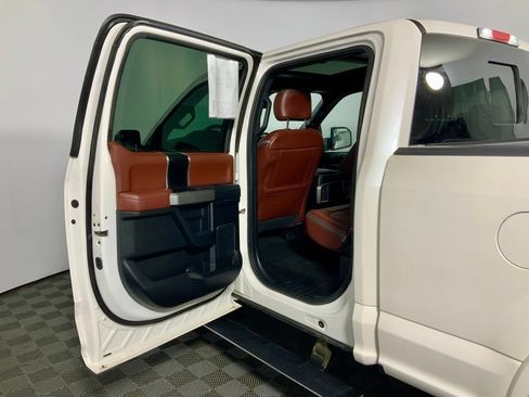 Used 2019 Ford F150 Platinum w/ FX4 Off-Road Package AWD/4WD image 28