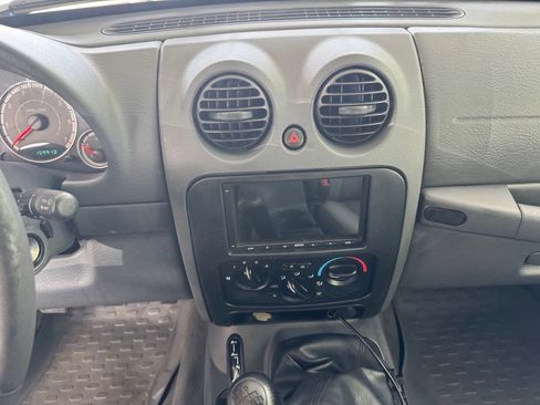 Used 2005 Jeep Liberty Renegade w/ Luxury Group AWD/4WD image 16