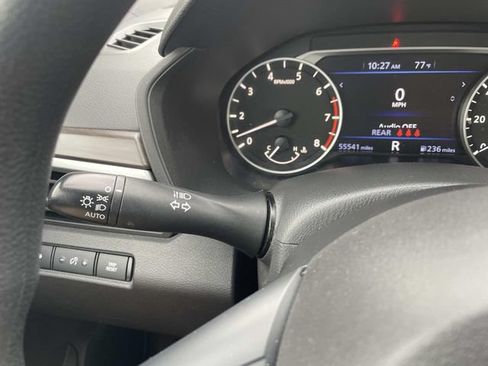 Used 2024 Nissan Altima 2.5 SV FWD image 32