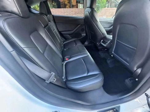 Used 2021 Tesla Model Y Long Range AWD/4WD image 10