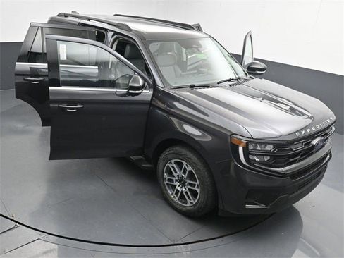 New 2025 Ford Expedition Active image 32