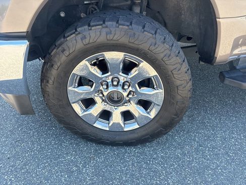 Used 2019 Ford F250 Lariat w/ Lariat Ultimate Package AWD/4WD image 11