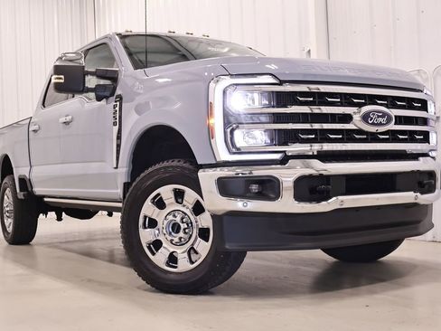 Certified 2025 Ford F250 Lariat w/ Lariat Ultimate Package AWD/4WD image 14
