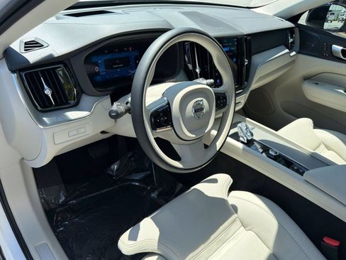 Certified 2024 Volvo XC60 T8 Ultimate w/ Protection Package Premier AWD/4WD image 4