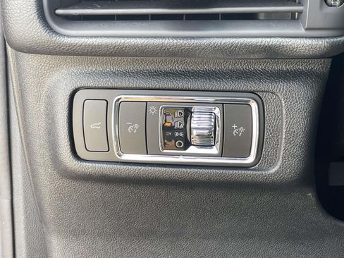 Used 2022 Lincoln Corsair AWD w/ Equipment Group 101A image 18