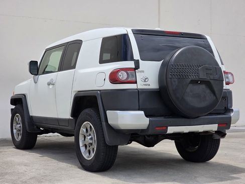 Used 2013 Toyota FJ Cruiser 4WD w/ Upgrade Pkg image 4