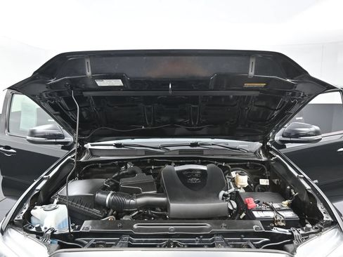 Used 2022 Toyota Tacoma SR5 w/ Technology Package RWD image 37