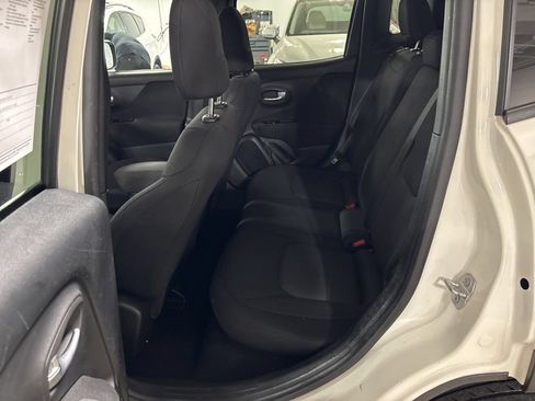 Used 2019 Jeep Renegade Sport w/ Sport Appearance Group AWD/4WD image 25