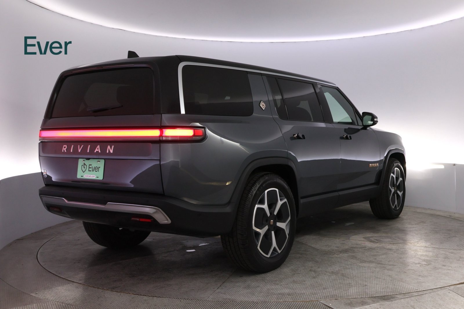 Used 2024 Rivian R1S Adventure Quad AWD/4WD image 3