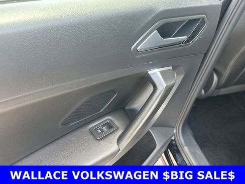 Certified 2021 Volkswagen Tiguan SE R-Line FWD image 12