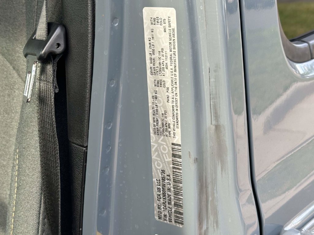 Used 2024 Jeep Wrangler Unlimited AWD/4WD image 30