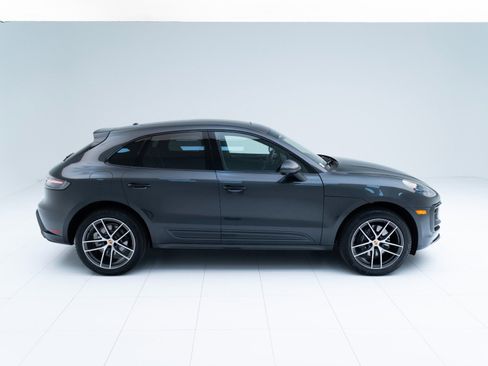 Certified 2026 Porsche Macan AWD/4WD image 8