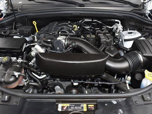 Used 2024 Dodge Durango SXT image 12