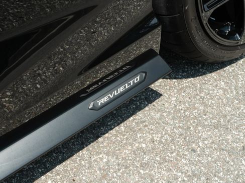 Used 2024 Lamborghini Revuelto AWD/4WD image 49