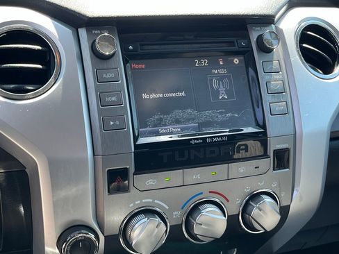 Used 2017 Toyota Tundra SR5 w/ SR5 Upgrade Package AWD/4WD image 13