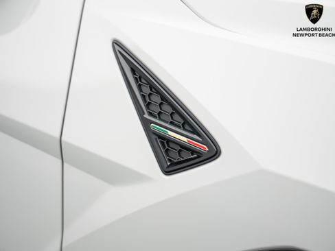 Used 2024 Lamborghini Urus S AWD/4WD image 37