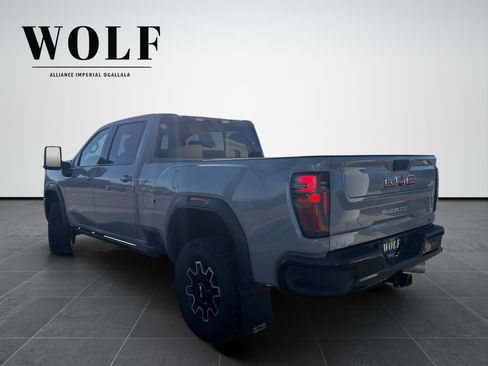 Used 2024 GMC Sierra 2500 AT4X AWD/4WD image 3