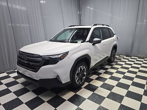 New 2026 Subaru Forester Premium AWD/4WD image 1