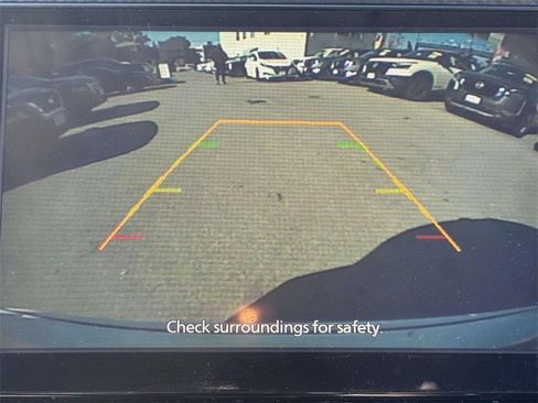 Used 2021 Nissan Kicks SV image 26