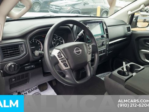 Used 2023 Nissan Titan SV image 15