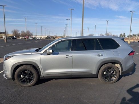 Used 2024 Toyota Grand Highlander AWD Hybrid image 3