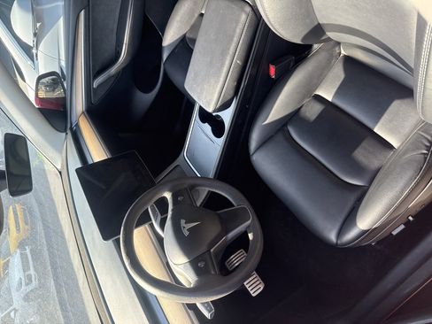 Used 2023 Tesla Model Y Performance AWD/4WD image 6