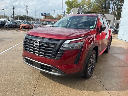 New 2026 Nissan Pathfinder Platinum w/ Cargo Package FWD image 3