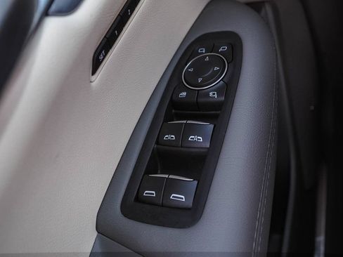 Certified 2025 Cadillac XT5 Premium Luxury FWD image 22