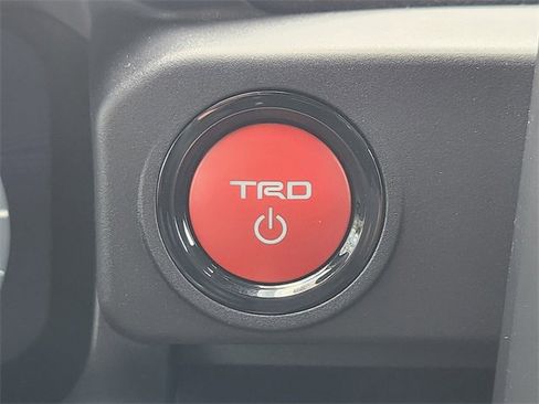 Used 2025 Toyota 4Runner TRD Off-Road image 15