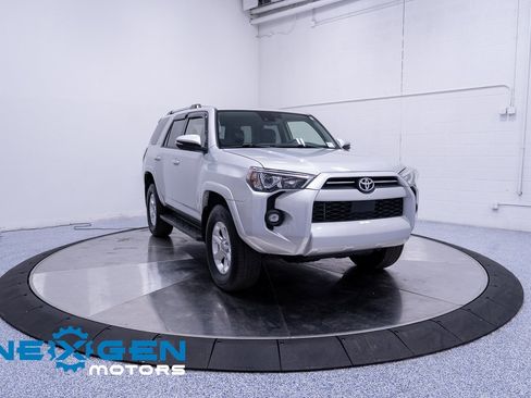 Used 2021 Toyota 4Runner SR5 Premium image 3
