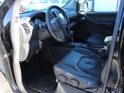 Used 2013 Nissan Xterra PRO-4X w/ Pro-4x Leather Pkg image 12