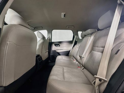 Used 2025 Nissan Rogue SV FWD image 27