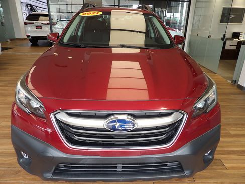 Used 2021 Subaru Outback Premium AWD/4WD image 2