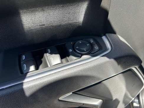 Certified 2025 Chevrolet Silverado 1500 LT RWD image 28
