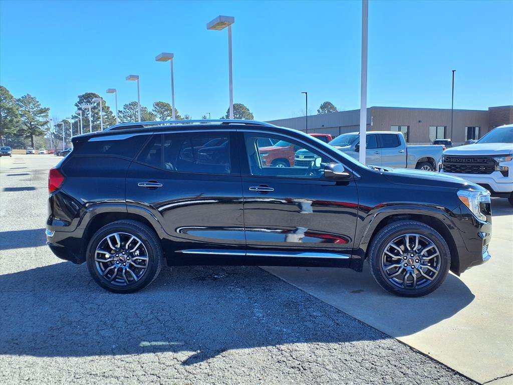 Used 2023 GMC Terrain Denali w/ Black Diamond Edition AWD/4WD image 23