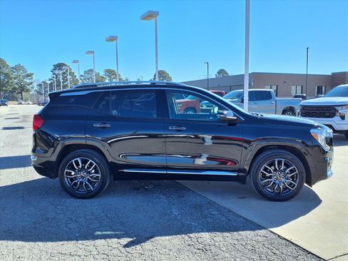 Used 2023 GMC Terrain Denali w/ Black Diamond Edition image 23