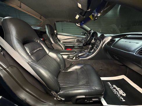 Used 2004 Chevrolet Corvette Convertible w/ Preferred Equipment Group image 39