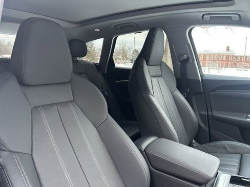 Certified 2025 Audi Q5 Premium Plus w/ Premium Plus image 28