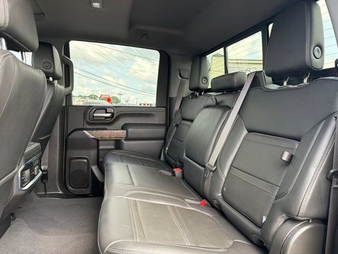 Used 2023 GMC Sierra 3500 Denali w/ Denali Ultimate Package AWD/4WD image 18