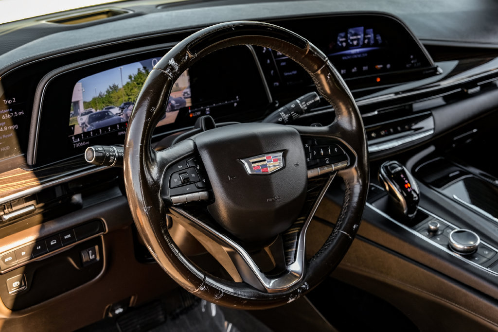 Used 2022 Cadillac Escalade Premium Luxury AWD/4WD image 12