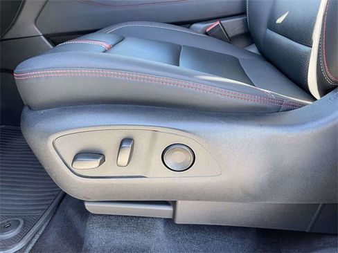 Used 2024 Chevrolet Traverse RS image 22