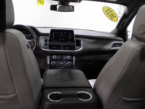 Used 2021 GMC Yukon SLT w/ SLT Premium Package AWD/4WD image 31