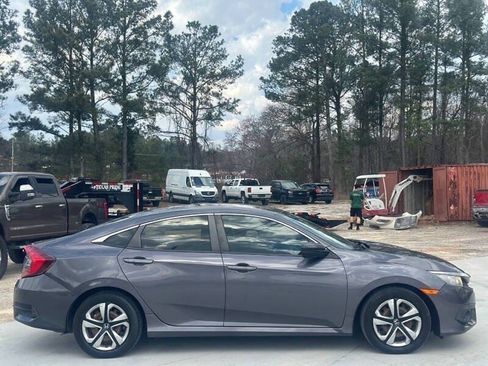 Used 2017 Honda Civic LX image 9