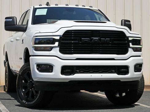 Used 2024 RAM 3500 Laramie w/ Night Edition AWD/4WD image 4