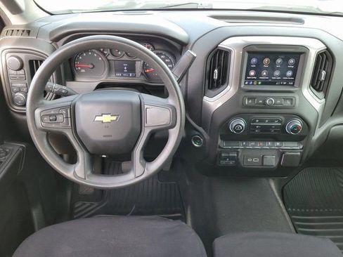 Used 2024 Chevrolet Silverado 2500 Custom w/ Custom Convenience Package image 9