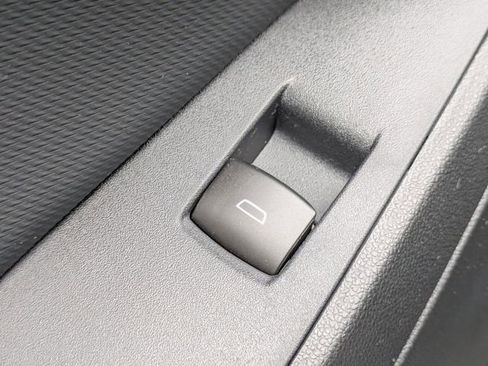 New 2026 Chevrolet Equinox LT image 23