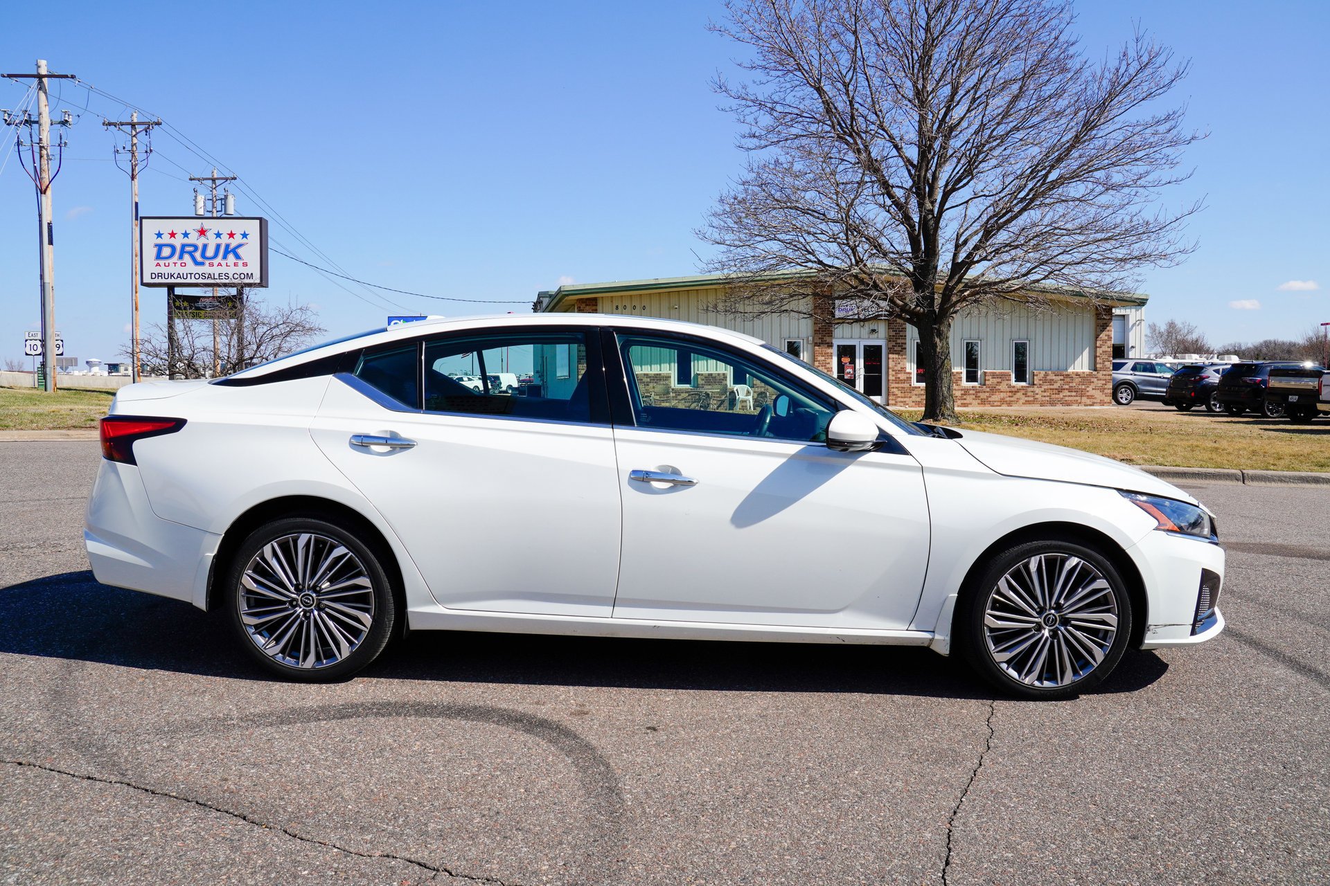 Used 2023 Nissan Altima 2.5 SL AWD/4WD image 2