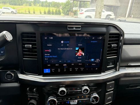 Used 2025 Ford F250 Lariat AWD/4WD image 11