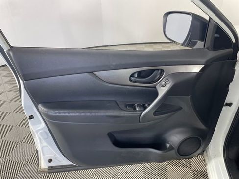 Used 2018 Nissan Rogue Sport S w/ S Appearance Package AWD/4WD image 11